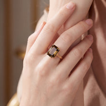 Load image into Gallery viewer, 9ct Yellow Gold Olive Quartz Ring. CYR8091