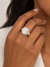 Load image into Gallery viewer, Sterling Silver Keshi Pearl Ring. HIM134