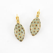 Load image into Gallery viewer, Taratata Fuchsia Earrings. 02715-207