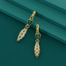 Load image into Gallery viewer, Taratata Fuchsia Earrings. 02718-207