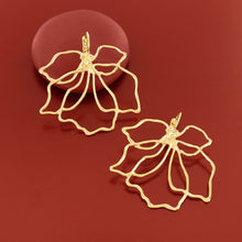 Load image into Gallery viewer, Taratata Hibiscus Earrings. 09761-20D