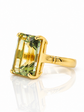 Load image into Gallery viewer, 9ct Yellow Gold Emerald-Cut Prasiolite Ring. GA-551