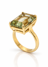 Load image into Gallery viewer, 9ct Yellow Gold Emerald-Cut Prasiolite Ring. GA-551