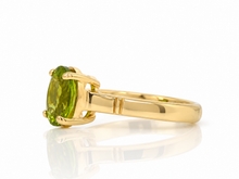 Load image into Gallery viewer, 9ct Yellow Gold Oval Claw Set Peridot Ring. GA-567