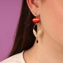 Load image into Gallery viewer, Taratata Crocus Earrings. 02755-203