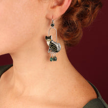Load image into Gallery viewer, Taratata Tabby Earrings. 05744-102