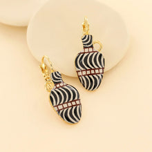 Load image into Gallery viewer, Taratata Antique Earrings. 07756-202