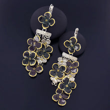 Load image into Gallery viewer, Taratata Hortensia Earrings. 13712-109