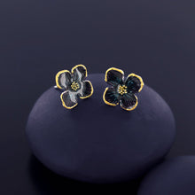 Load image into Gallery viewer, Taratata Hortensia Stud Earrings. 13905-104