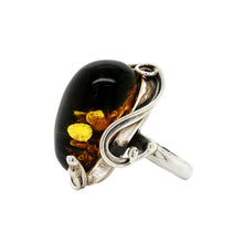 Load image into Gallery viewer, Sterling Silver Baltic Amber Ring. HEN123