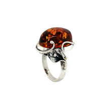 Load image into Gallery viewer, Sterling Silver Baltic Amber Ring. HEN124