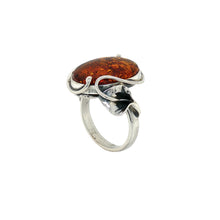 Load image into Gallery viewer, Sterling Silver Baltic Amber Ring. HEN128
