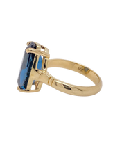 Load image into Gallery viewer, 9ct Yellow Gold London Blue Topaz Ring. GA-401