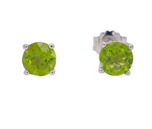 Load image into Gallery viewer, Sterling Silver Peridot Stud Earrings. YS9