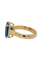 Load image into Gallery viewer, 9ct Yellow Gold London Blue Topaz Ring. GA-428