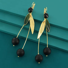 Load image into Gallery viewer, Taratata Cerise Earrings. 02706-202