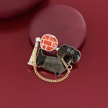 Load image into Gallery viewer, Taratata Pas Bouger Brooch. 06205-10M
