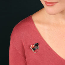Load image into Gallery viewer, Taratata Pas Bouger Brooch. 06205-10M