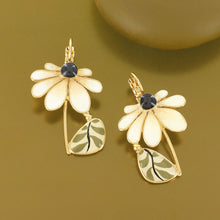 Load image into Gallery viewer, Taratata Zen Earrings. 07767-20M