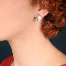 Load image into Gallery viewer, Taratata Ruban Stud Earrings. 10995-102