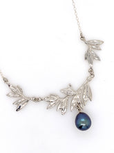 Load image into Gallery viewer, Sterling Silver Freshwater Pearl Wattle Necklace. J262P