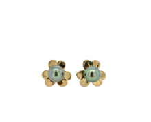 Load image into Gallery viewer, 9ct Gold Flower Pearl Studs J120