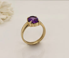 Load image into Gallery viewer, 9ct Gold Empress Gemstone Ring. J42