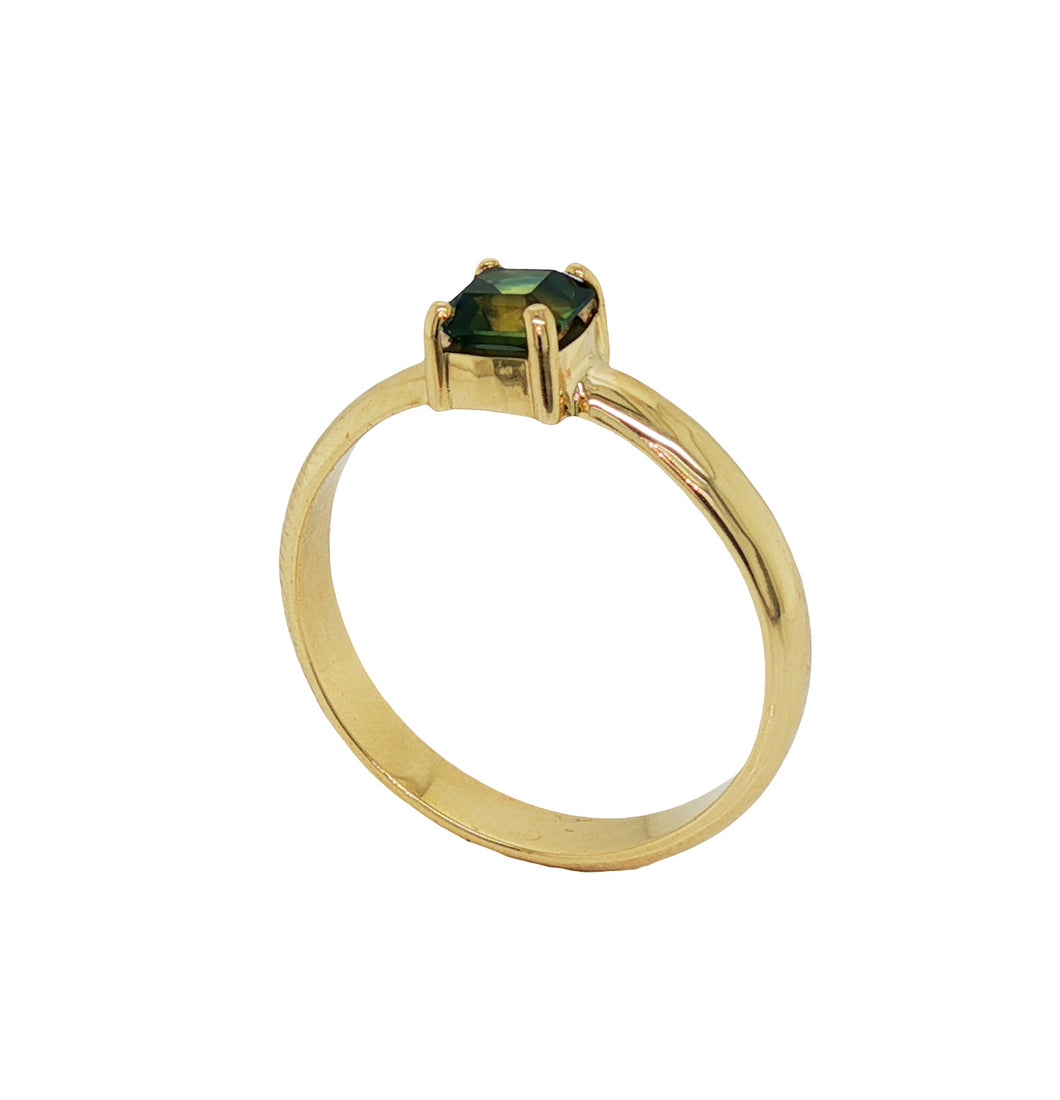 9ct Yellow Gold Australian Sapphire Ring. GA-482