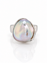 Load image into Gallery viewer, Sterling Silver Keshi Pearl Ring. HIM134
