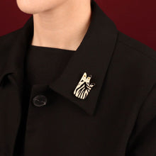Load image into Gallery viewer, Taratata Alfred Brooch. 13208-202
