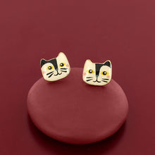Load image into Gallery viewer, Taratata Alfred Stud Earrings. 13984-202
