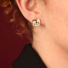 Load image into Gallery viewer, Taratata Alfred Stud Earrings. 13984-202
