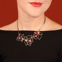 Load image into Gallery viewer, Taratata Hibiscus Necklace. 09118-205
