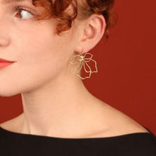 Load image into Gallery viewer, Taratata Hibiscus Earrings. 09761-20D
