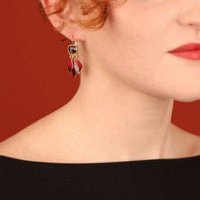 Load image into Gallery viewer, Taratata Hibiscus Earrings. 09764-205
