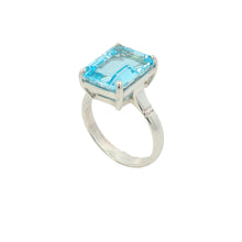 Load image into Gallery viewer, Sterling Silver Blue Topaz Ring. GA-532.
