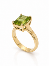 Load image into Gallery viewer, 9ct Yellow Gold Emerald-cut Peridot Ring. GA-563
