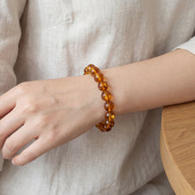 Load image into Gallery viewer, Baltic Amber Stretch Bracelet. HEN130
