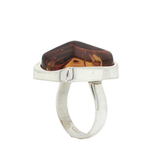 Load image into Gallery viewer, Sterling Silver Baltic Amber Ring. HEN96
