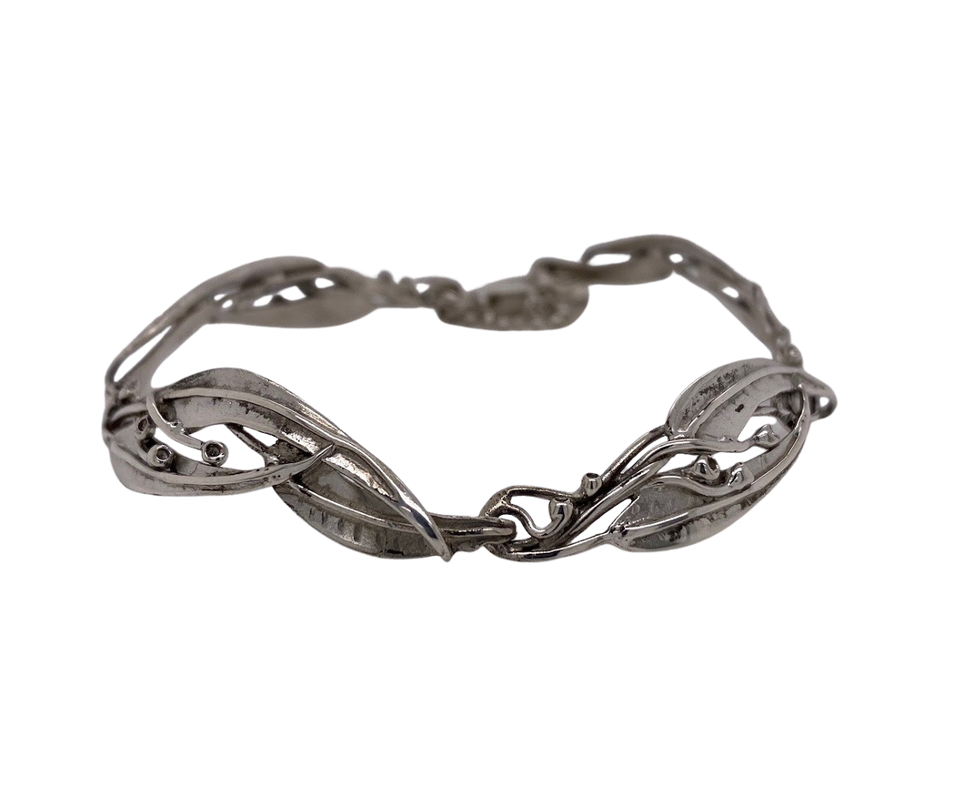 Sterling Silver Gum Leaf Bracelet. J242B