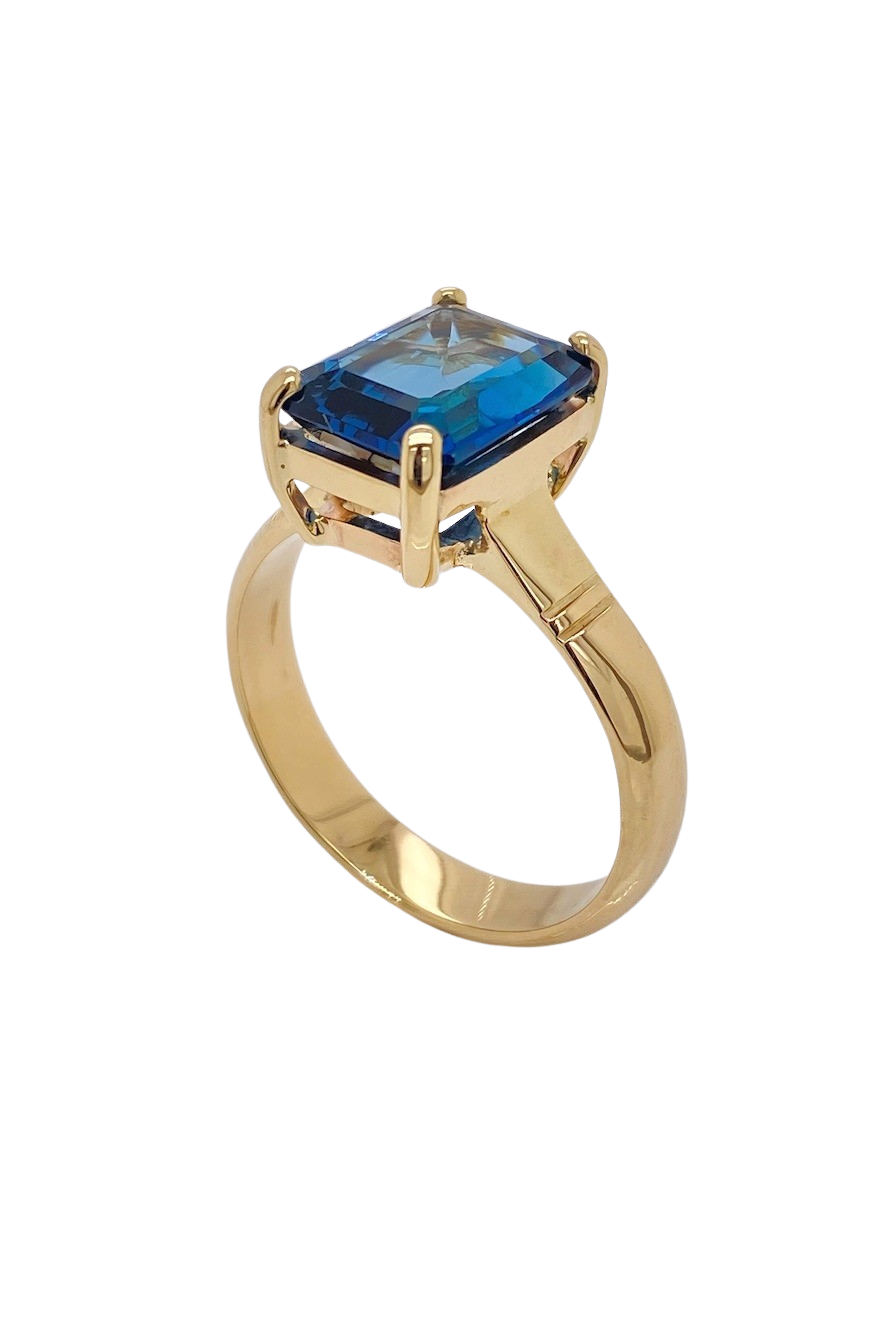 9ct Yellow Gold London Blue Topaz Ring. GA-428