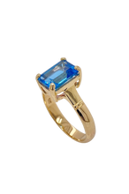 Load image into Gallery viewer, 9Ct Yellow Gold Blue Topaz Ring. GA-432
