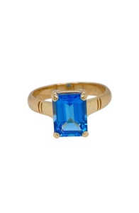 9Ct Yellow Gold Blue Topaz Ring. GA-432