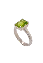 Load image into Gallery viewer, Sterling Silver Peridot RIng. GA-466
