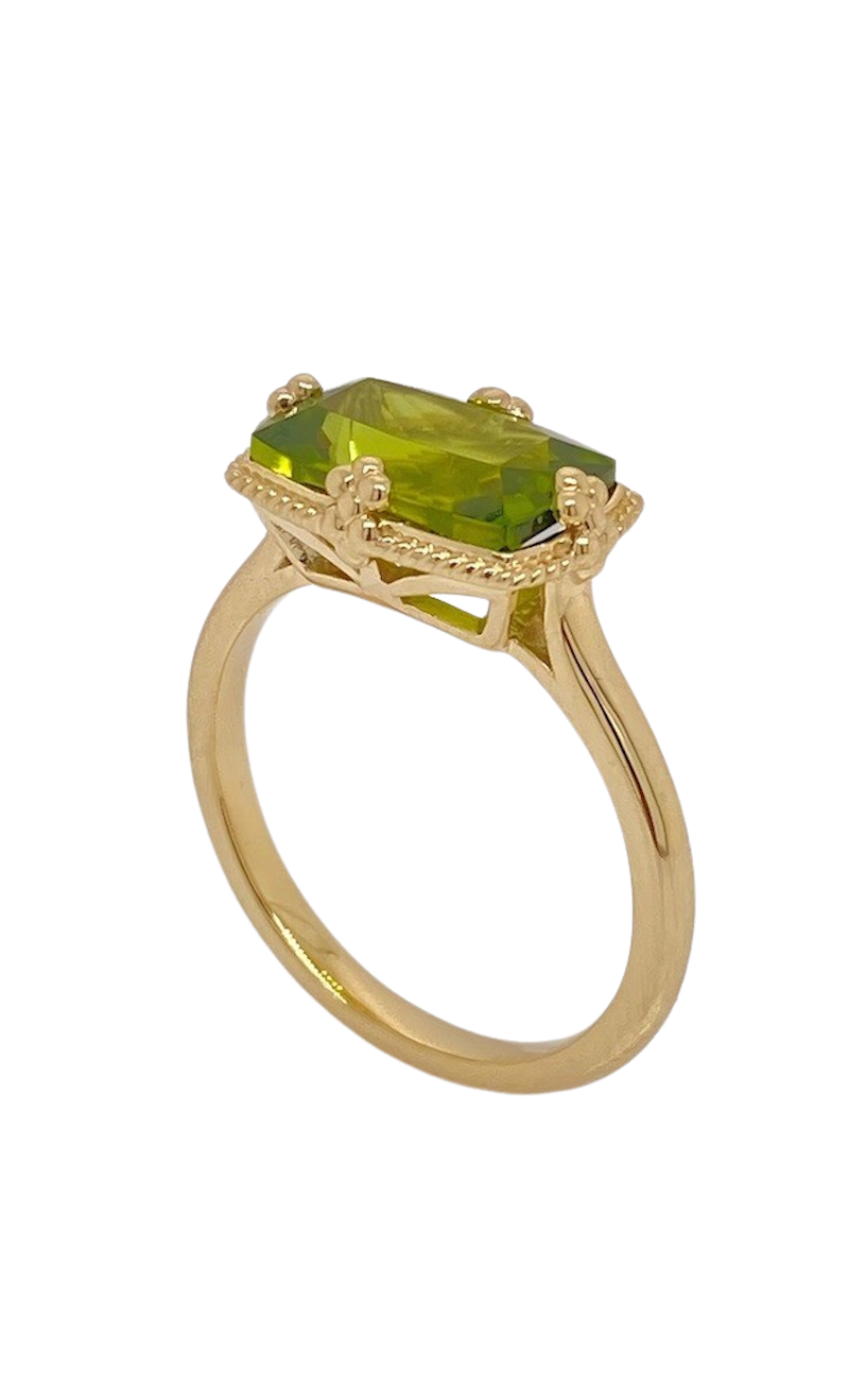 9ct Yellow Gold Peridot Ring. MM2813P