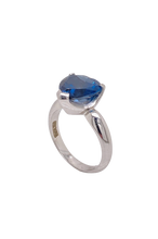 Load image into Gallery viewer, Sterling Silver London Blue Topaz Ring. HIM80
