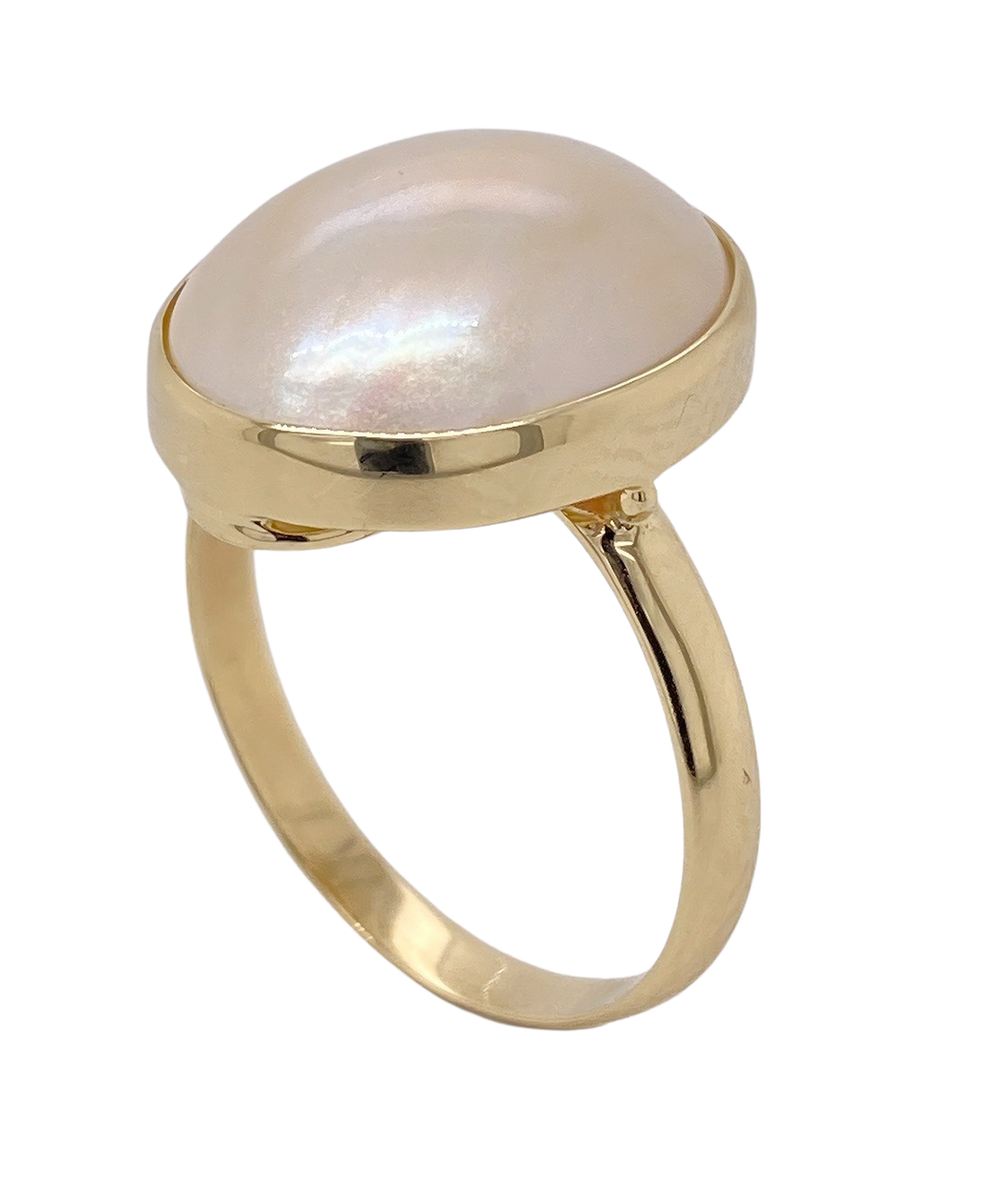 9Ct Yellow Gold Mabe Pearl Ring. GA-324