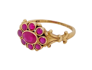 9Ct Yellow Gold Ruby Ring. CH28