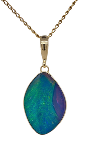 9Ct Yellow Gold Opal Pendant. GA-331.