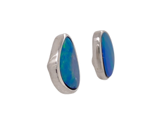 Load image into Gallery viewer, Sterling Silver Opal Stud Earrings. ANT11
